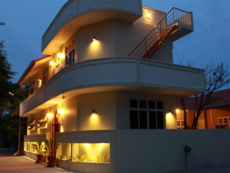 Hanifaru Transit Inn Dharavandhoo Exteriör bild